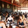 Perjalanan Aroma dan Kisah: Sejarah Perkembangan Kedai Kopi Modern di Indonesia