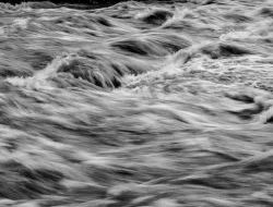 Banjir Bandang Menerjang Nuristan, Afghanistan: Puluhan Jiwa Melayang, Lebih Seratus Hilang dalam Amukan Air Bah