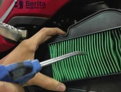 Panduan Lengkap Cara Membersihkan Filter Udara Motor yang Basah dengan Benar dan Aman