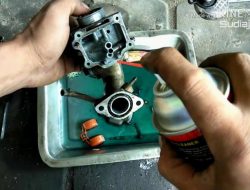Panduan Lengkap Cara Membersihkan Idle Up Motor Karburator agar Stasioner Stabil